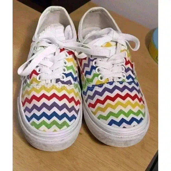 Vans Off the Wall Rainbow Zig Zag Chevron shoes Womens 6.5 Mens 5.0 Stripes - Picture 1 of 6